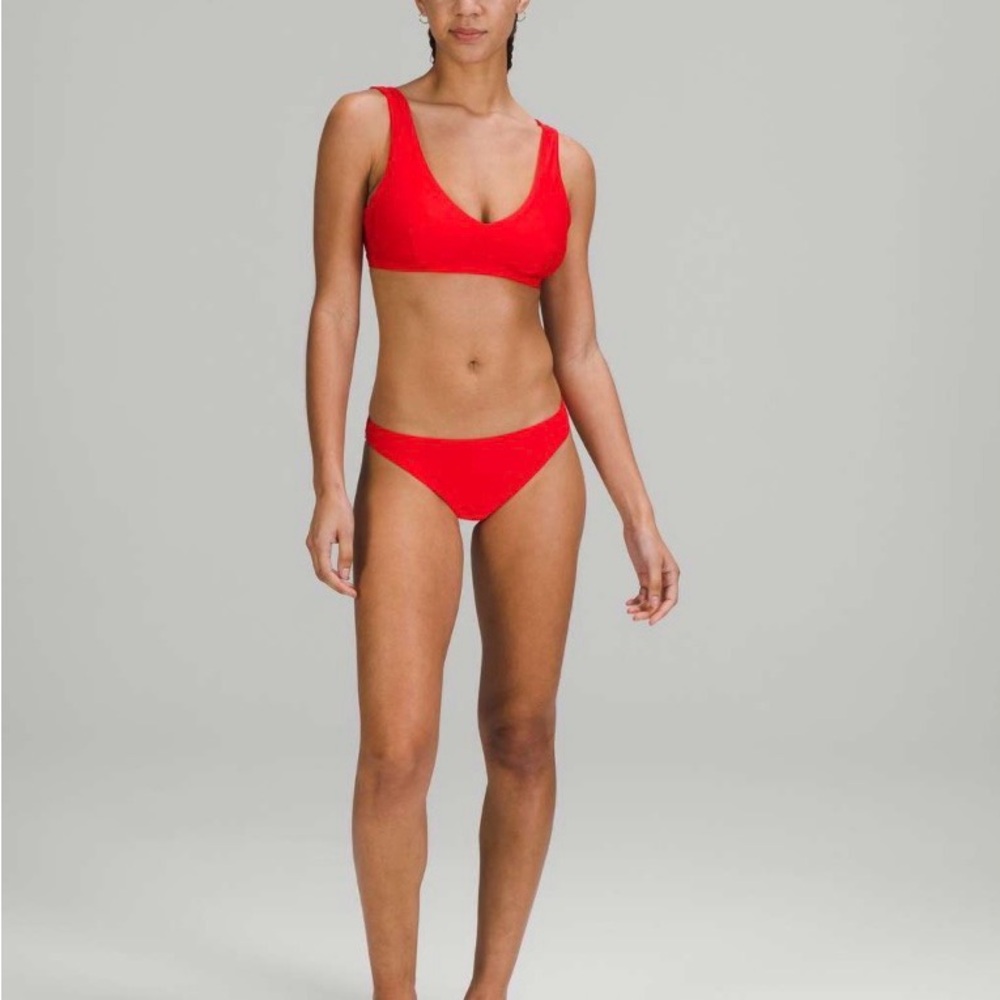 Lululemon Waterside Mid-Rise Skimpy-Fit Swim Bottom True Red Sz 4
